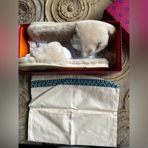 Size 8 Shearling Tory Burch slide sandals flip slippers white beige cream fur